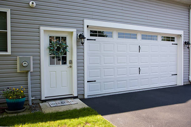 24/7 Emergency Garage Door Panel Replacement experts in Kasson, MN